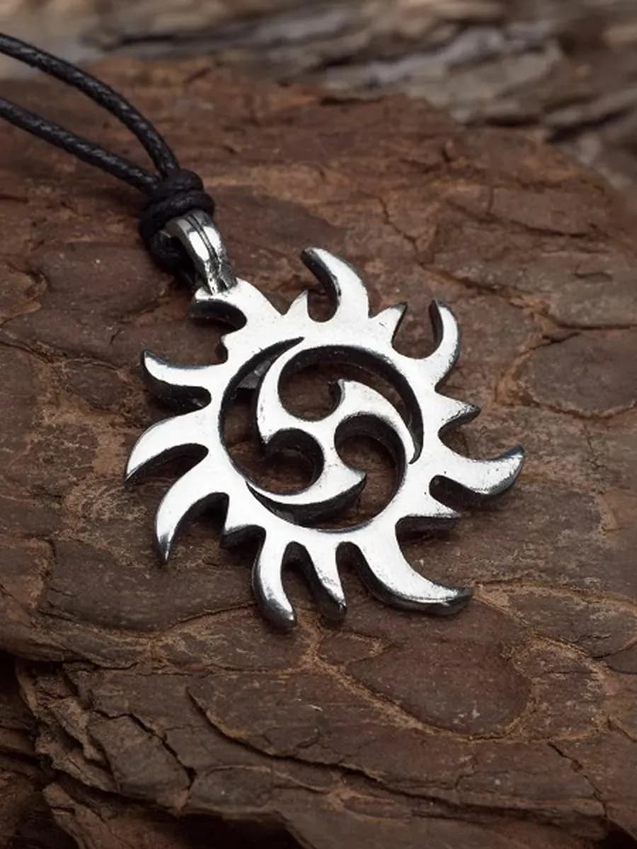 Амулет "Солнечный Трискелис