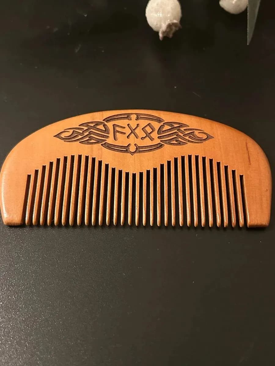 Расческа руническая "Семейная гармония", персиковое дерево 2