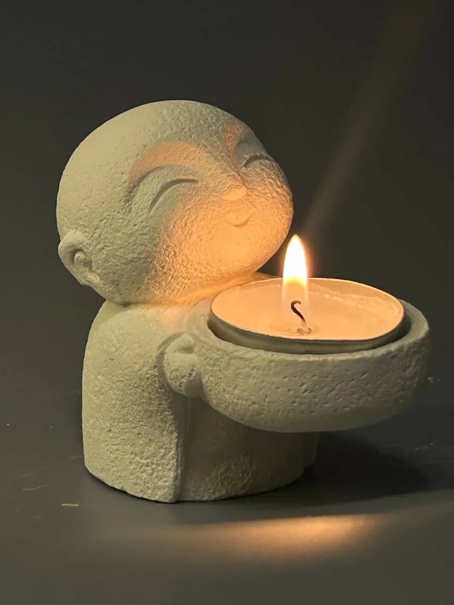 Подсвечник Монах 2