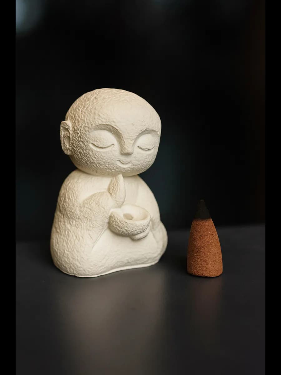 Подставка под благовония Монах 3